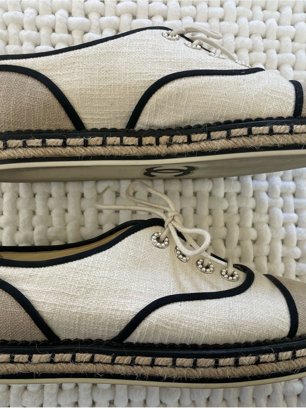 CHANEL Beige White Espadrilles linen with pearl accents. Interlocking CC - Picture 13 of 16